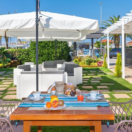 Hotel Siesta Lido di Camaiore Kültér fotó