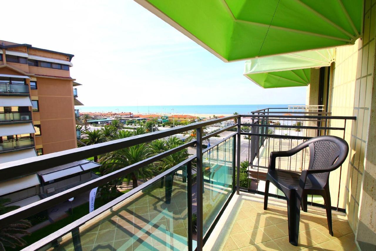 Hotel Siesta Lido di Camaiore Kültér fotó
