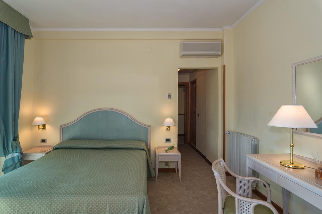 Hotel Siesta Lido di Camaiore Kültér fotó
